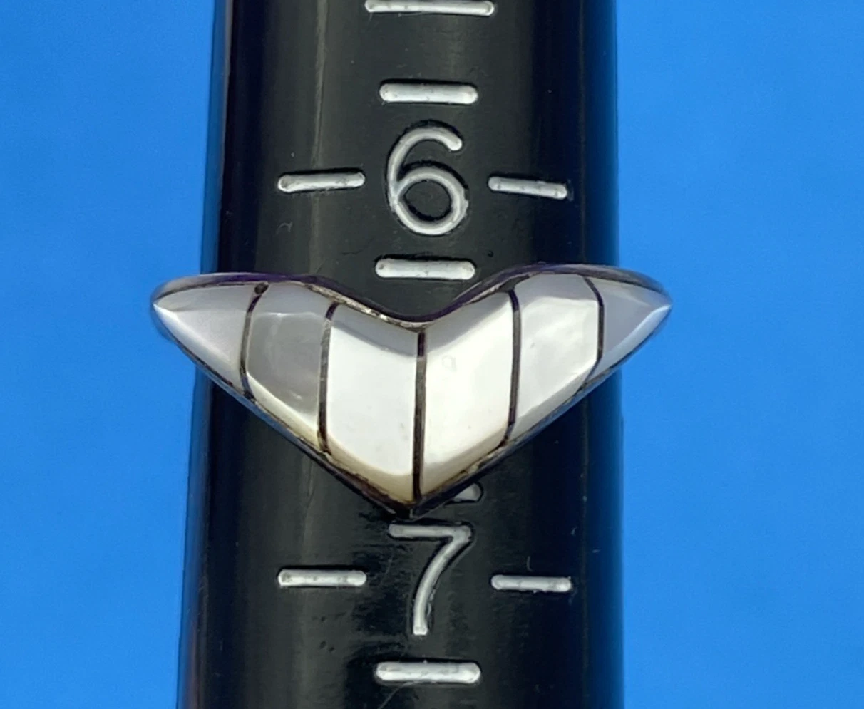 Zuni V Shaped Sterling Silver Mother of Pearl Inlay Ring Size 6.25 - Image 7