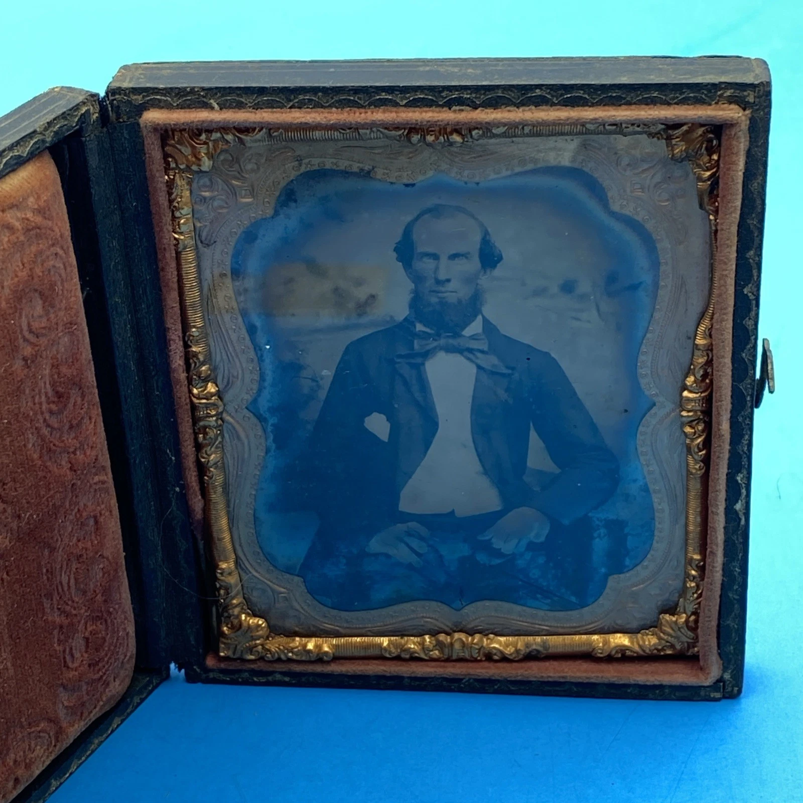 c.1857–62 Sixth-Plate Ambrotype in Embossed Leather Case, Nonpareil Mat - Image 5
