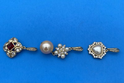 Vtg Richelieu Faux Pearl Necklace w Pendant Enhancers & Earrings Set, Gold Tone - Image 8
