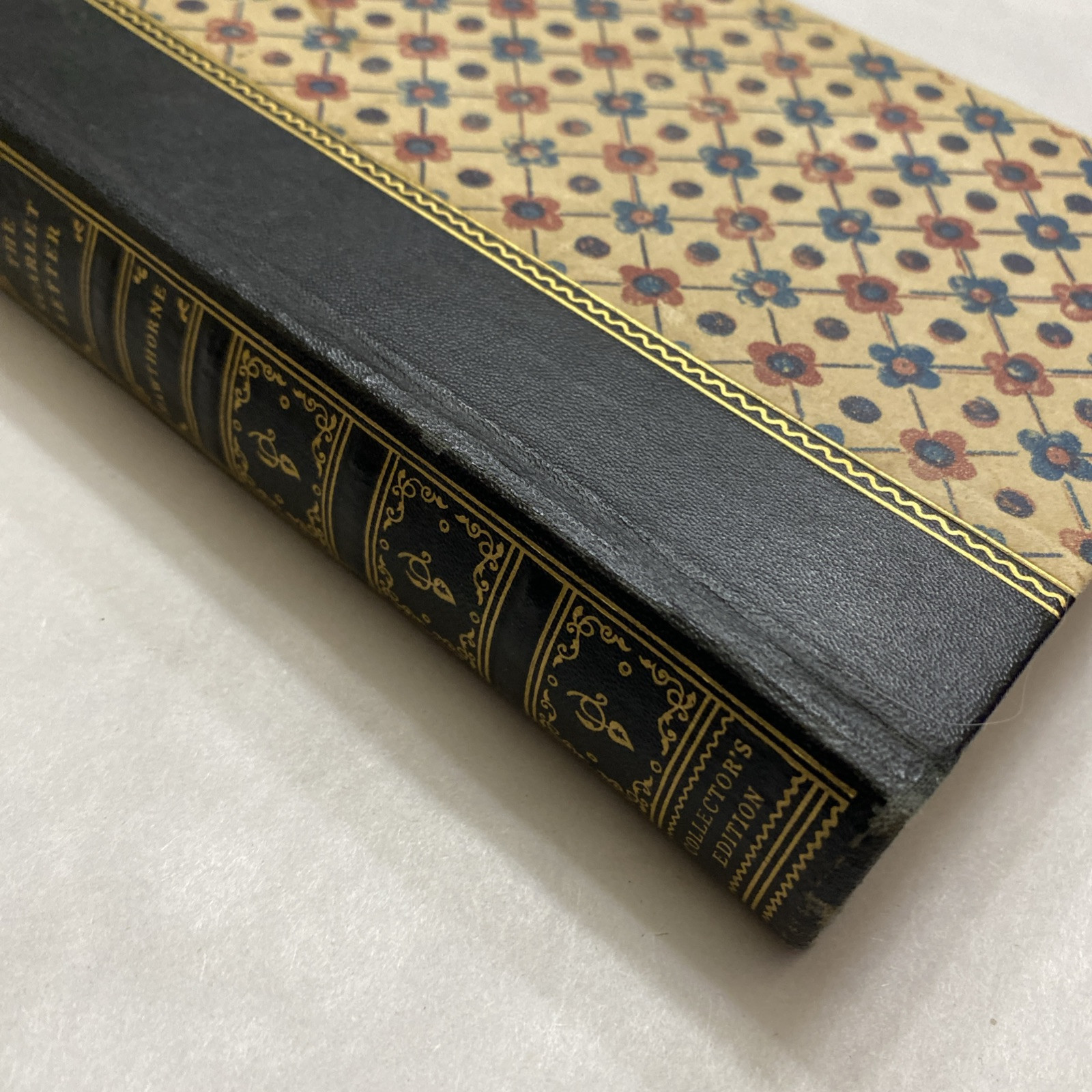 The Scarlet Letter by Nathaniel Hawthorne Collector's Edition Pocket Book - Image 7
