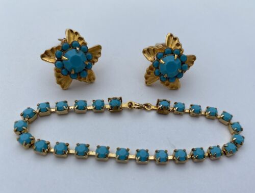 Vtg 1950’s -1960’s Blue Faux Stone Gold Toned Bracelet w/Clip On Earrings Set - Image 2