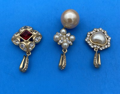 Vtg Richelieu Faux Pearl Necklace w Pendant Enhancers & Earrings Set, Gold Tone - Image 7
