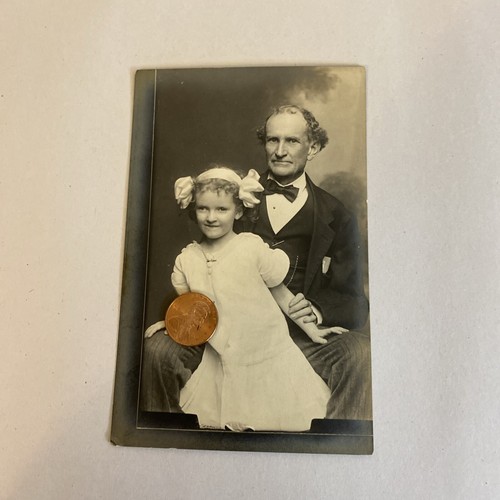 Antique Cook Collection Photo - Look Alike Father And Daughter Interesting Eyes