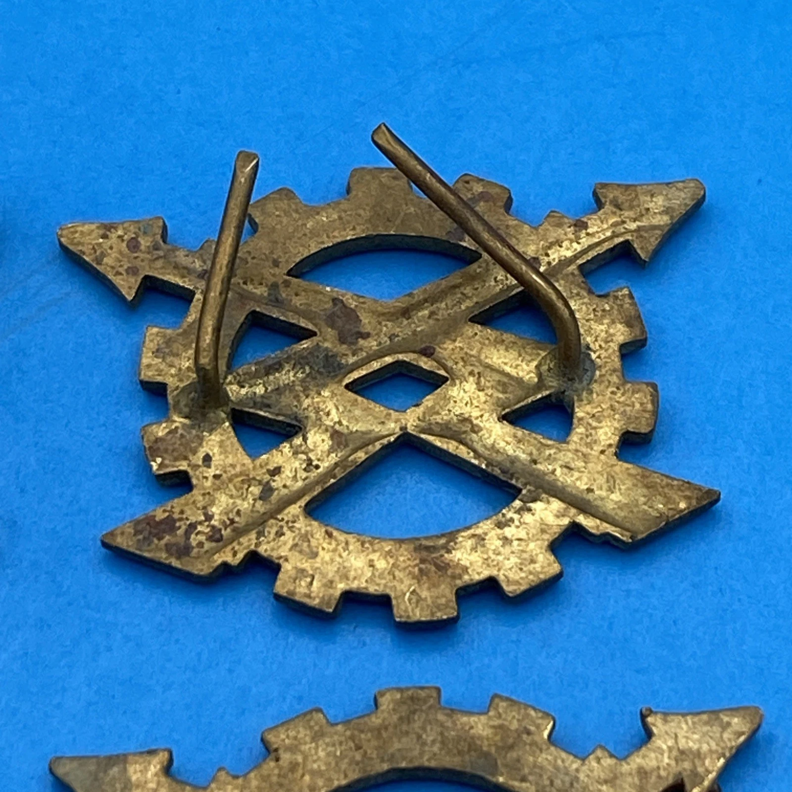 Lot of 4 Belgian Army Transmission Signals Badges Bronze Tone Parts/Study Group - Image 5