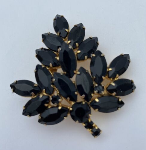 Vintage 1950s Black Marquise Rhinestone Brooch w Clip On Earrings Set, Gold Tone - Image 11
