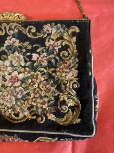 Antique 1920s Art Deco Gold Tone Frame Seed Pearls Petit Point Needlepoint Purse - Image 7