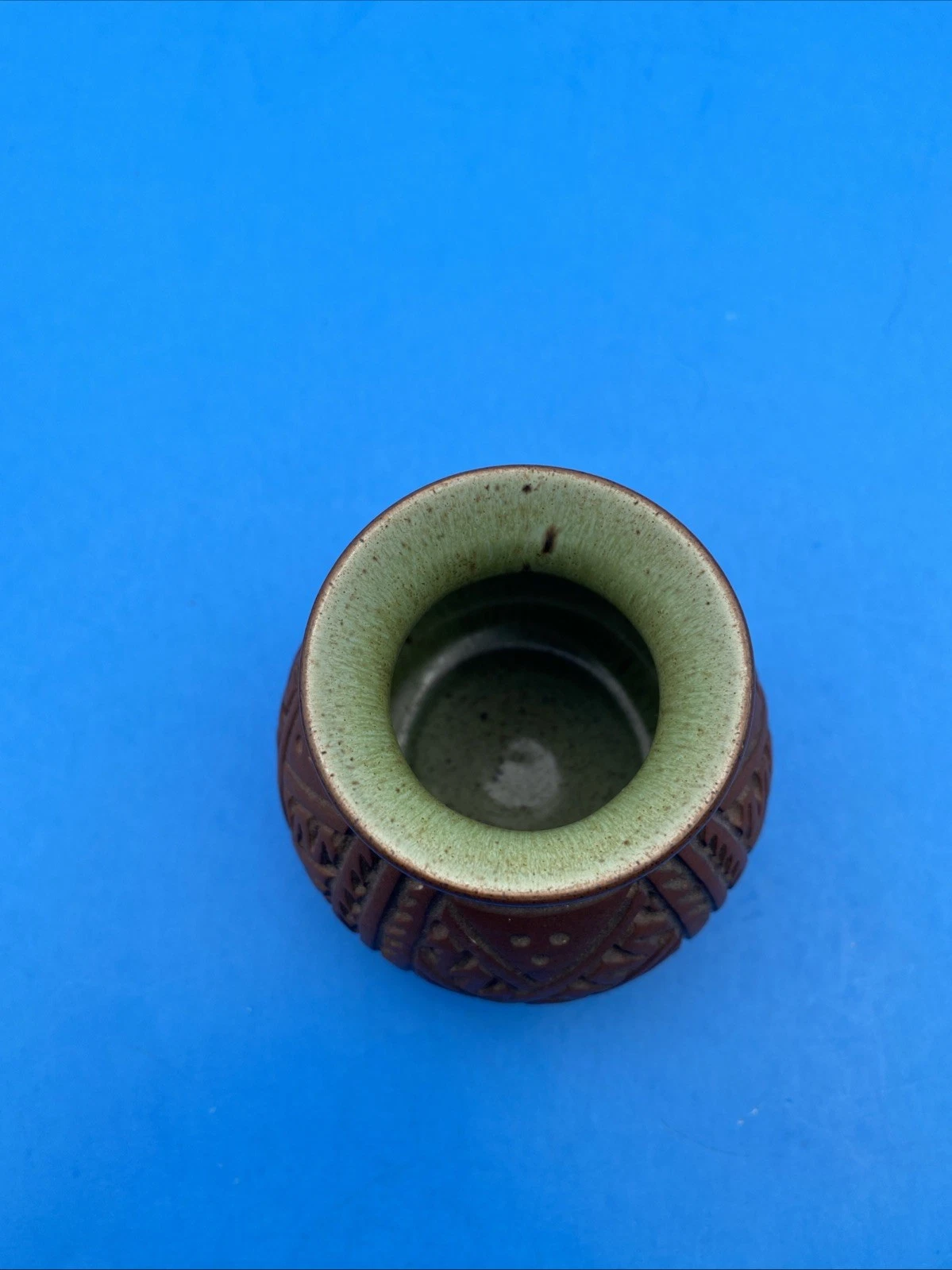 Six Nations Mohawk Pottery carved redware bud vase, green interior, signed, #8 - Image 4