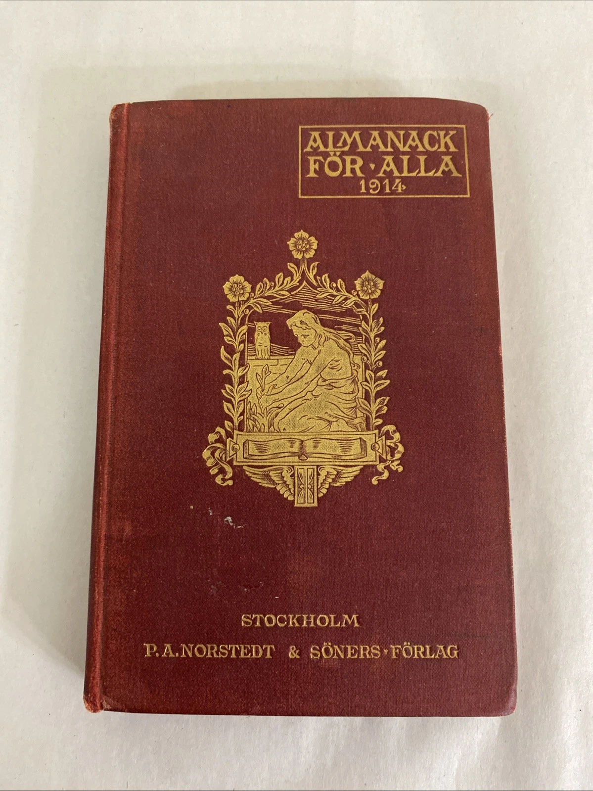 1914 Almanack för alla, Norstedt Stockholm—maps, mushrooms, heraldry, gilt cloth