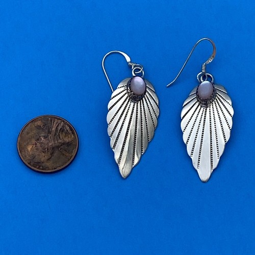 KF Native American Sterling Silver Mother Of Pearl Feather Earrings - Image 2