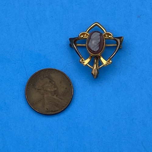 Unusual gilt and cameo pendant watch bow pin c1890 - Image 3