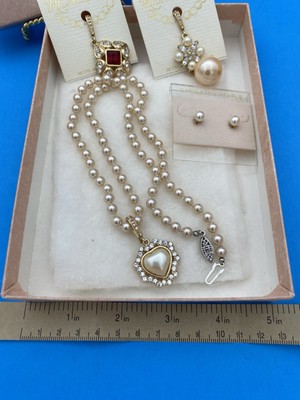 Vtg Richelieu Faux Pearl Necklace w Pendant Enhancers & Earrings Set, Gold Tone - Image 3