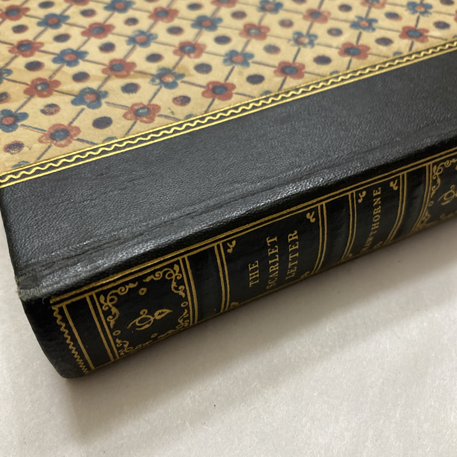 The Scarlet Letter by Nathaniel Hawthorne Collector's Edition Pocket Book - Image 6