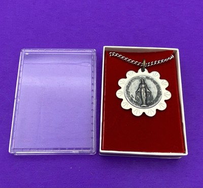 Vintage Virgin Mary Pendant Necklace, Silver-Toned Italy, Christianity, Religion - Image 8
