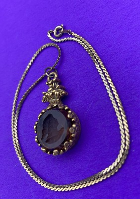 Vtg Cognac Brown Glass Intaglio Cameo Pendant with Goldtone Necklace, Gorgeous