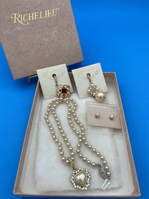 Vtg Richelieu Faux Pearl Necklace w Pendant Enhancers & Earrings Set, Gold Tone - Image 2