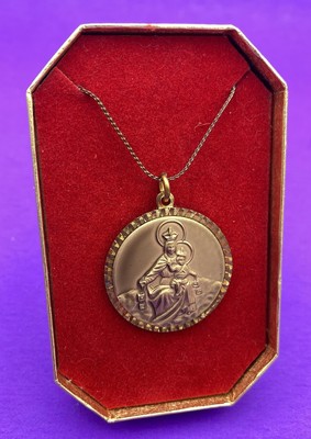 Vtg Our Lady of Mount Carmel/Mary Pendant Necklace, Gold-Toned, Christianity