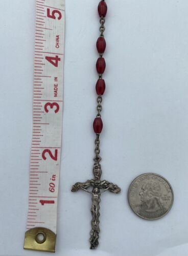 VINTAGE ITALY RED OBLONG BEADED ROSARY CHRISTIANITY - Image 9