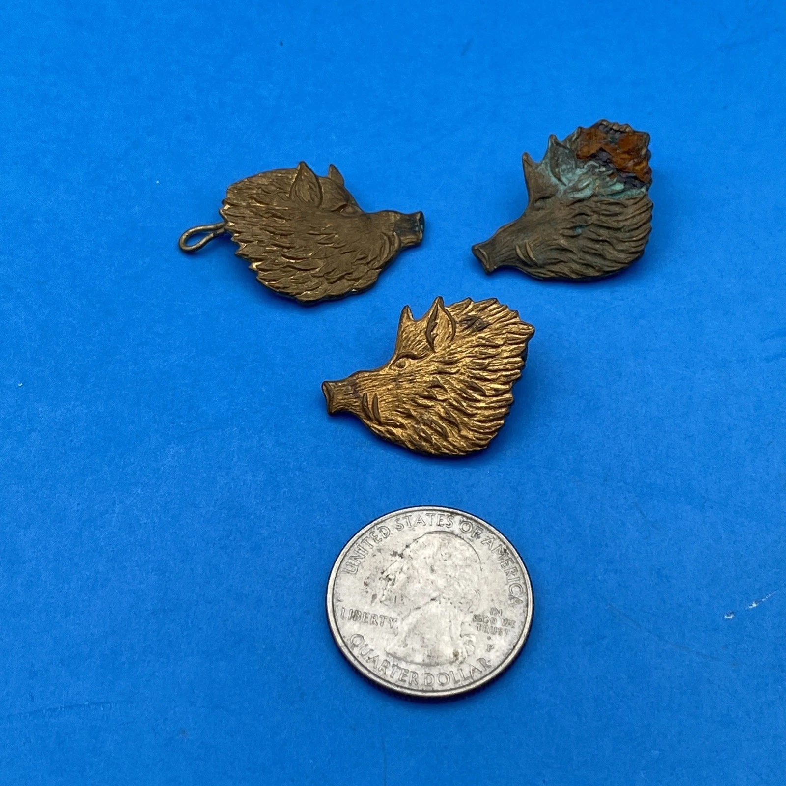 WWII Belgian Army Collar Badges Button Stud Ardennes Chasseurs BOARS HEAD WW2 - Image 2