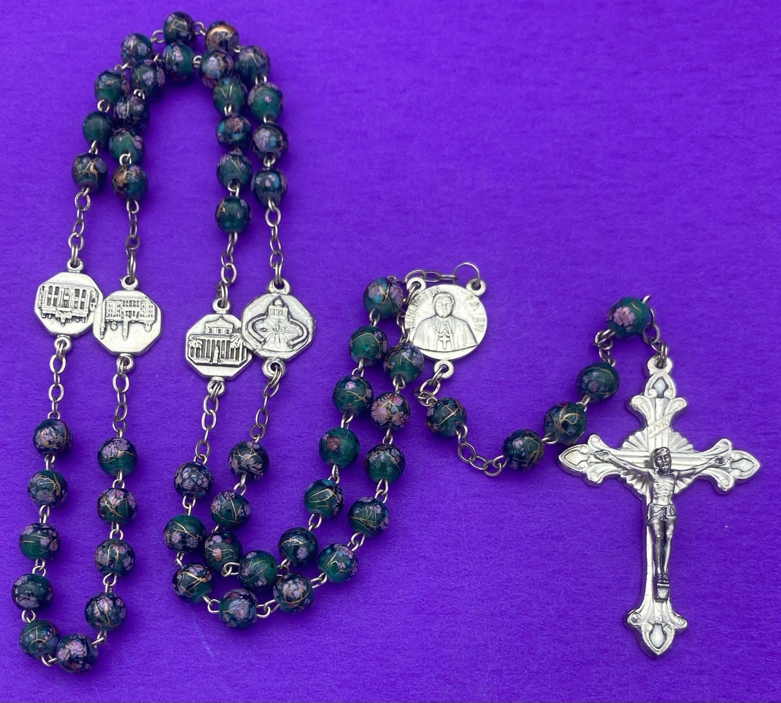 Vtg Green Pink Gold Glass Rosary, Pope Benedict XVI, 4 Basilicas, Italy, 20.5” - Image 2