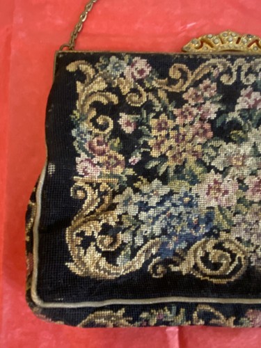 Antique 1920s Art Deco Gold Tone Frame Seed Pearls Petit Point Needlepoint Purse - Image 5