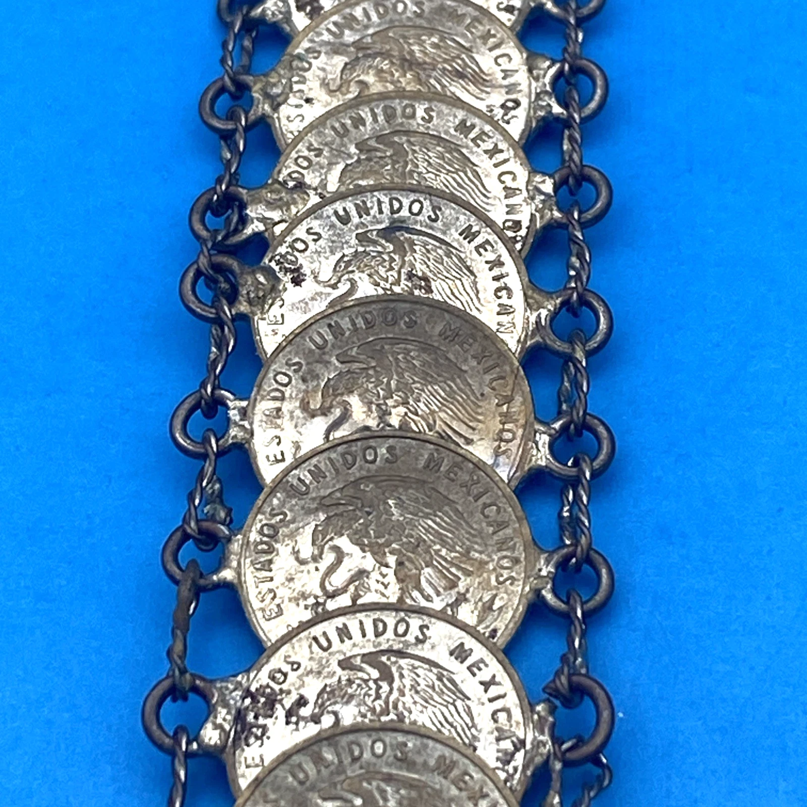 Vintage Mexican 1961 1 Centavo 20 Coin Bracelet Folk Jewelry - Image 4