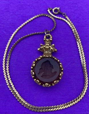 Vtg Cognac Brown Glass Intaglio Cameo Pendant with Goldtone Necklace, Gorgeous - Image 2