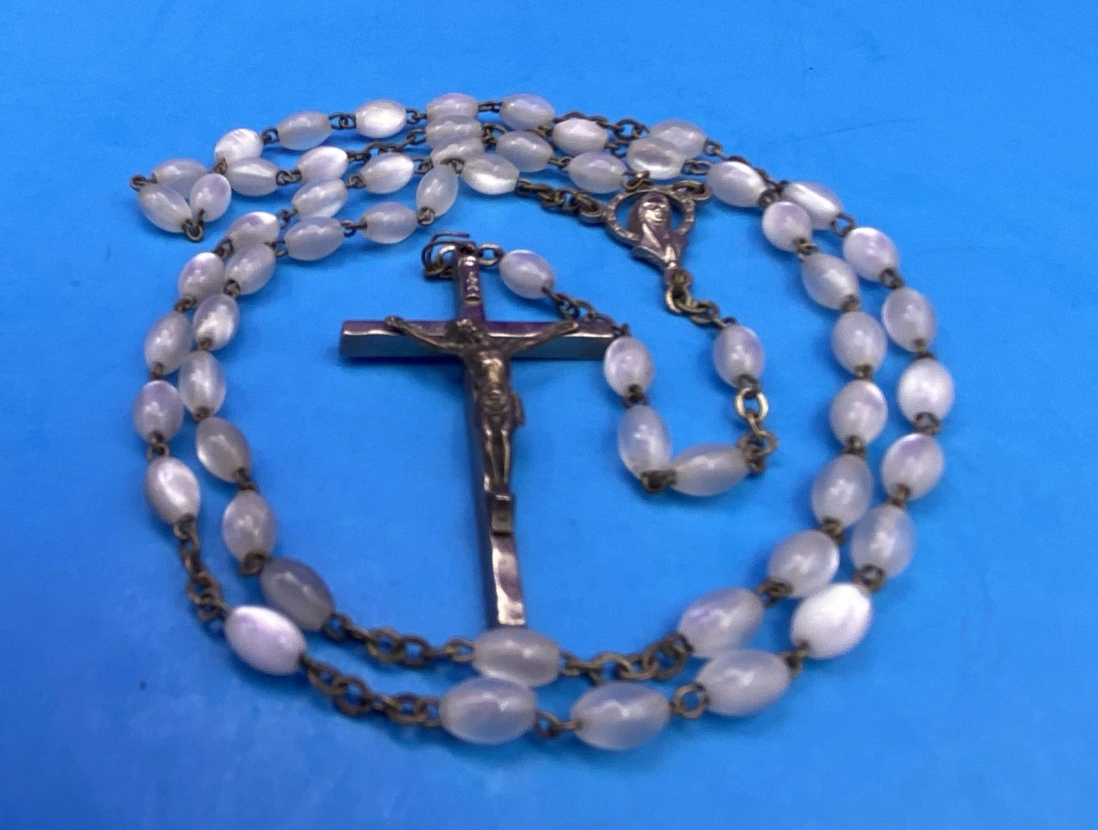 Vtg MoonGlow Glass Oval Bead Rosary, Virgin Mary, Jesus, Italy, Christianity 18” - Image 5