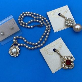 Vtg Richelieu Faux Pearl Necklace w Pendant Enhancers & Earrings Set, Gold Tone