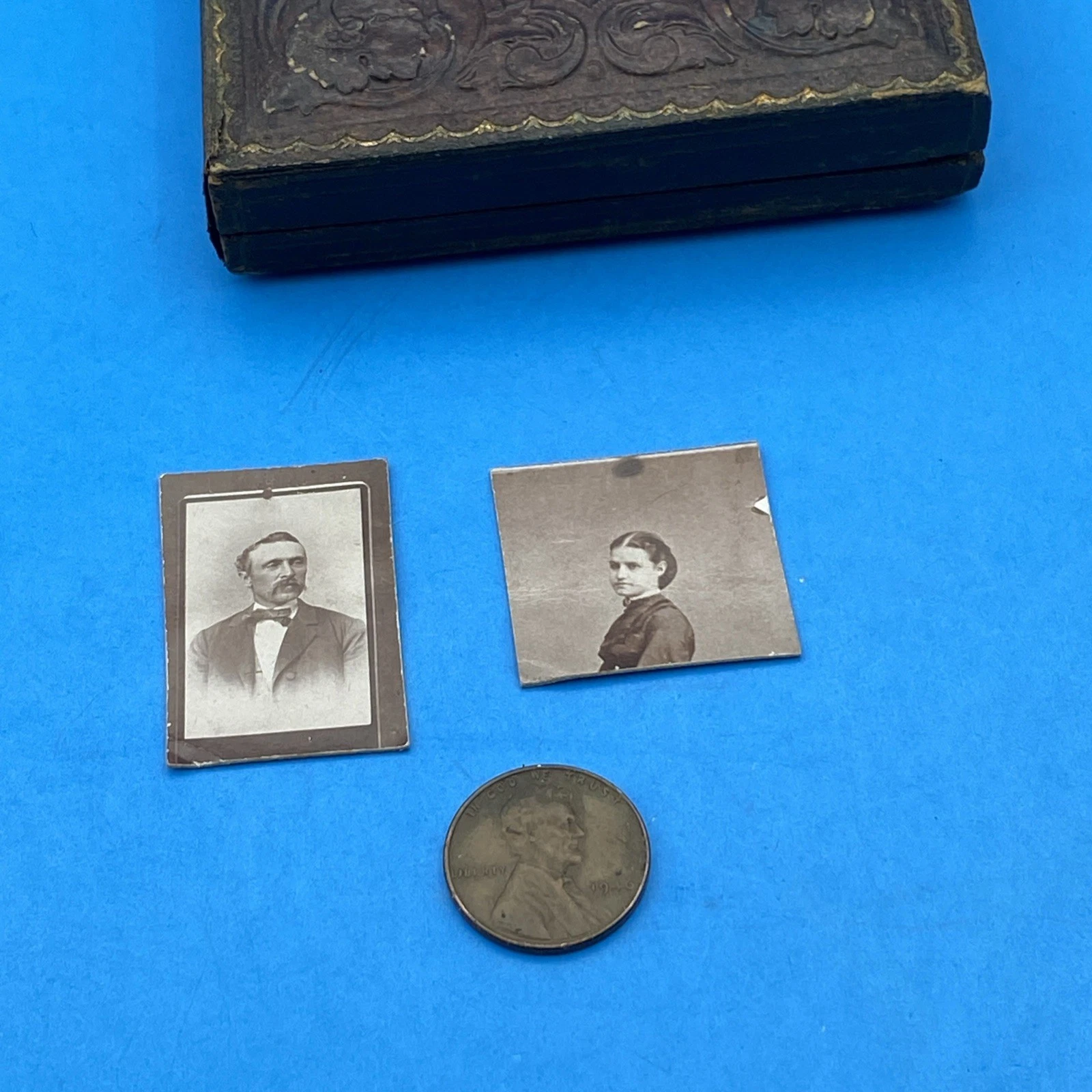 c.1857–62 Sixth-Plate Ambrotype in Embossed Leather Case, Nonpareil Mat - Image 12