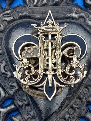 Vintage EX VOTO SACRED HEART Silver Tone Pendant - Image 4