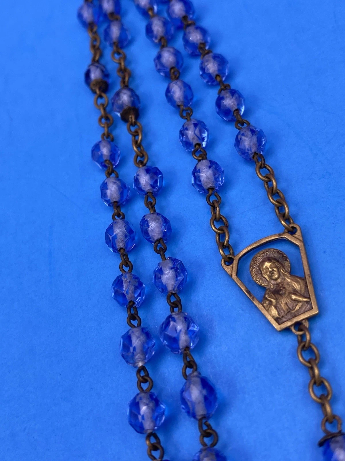 Vintage Beautiful Blue Givre Faceted Glass Rosary, Jesus, Christianity, 20.5” - Image 4