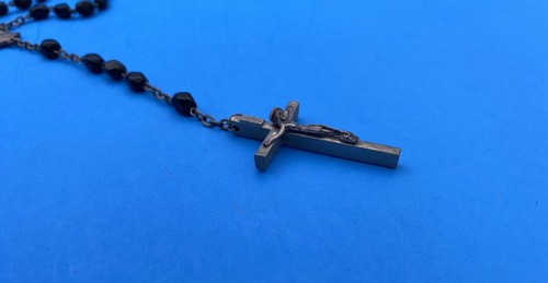 Vintage Black Faceted Glass Rosary w Case, Mary, Jesus, Italy, Christianity, 16” - Image 9