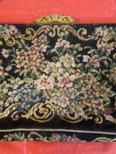 Antique 1920s Art Deco Gold Tone Frame Seed Pearls Petit Point Needlepoint Purse - Image 6