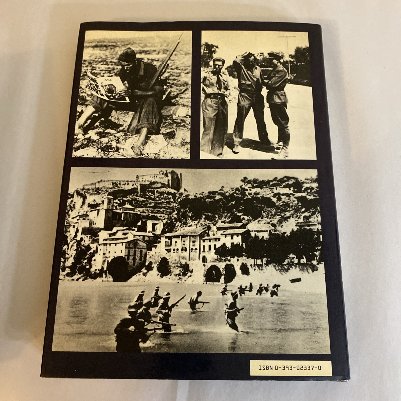 The Spanish Civil War A History in Pictures / 1st Edition 1986 - Image 12