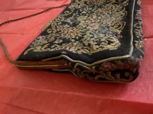 Antique 1920s Art Deco Gold Tone Frame Seed Pearls Petit Point Needlepoint Purse - Image 9