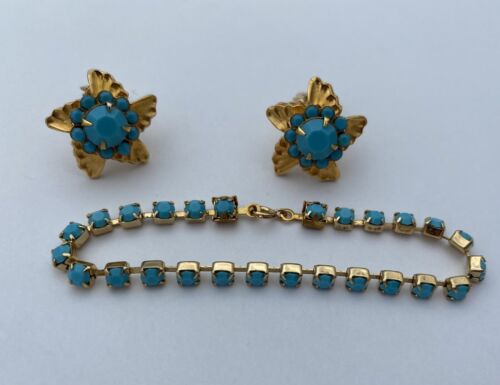 Vtg 1950’s -1960’s Blue Faux Stone Gold Toned Bracelet w/Clip On Earrings Set - Image 4