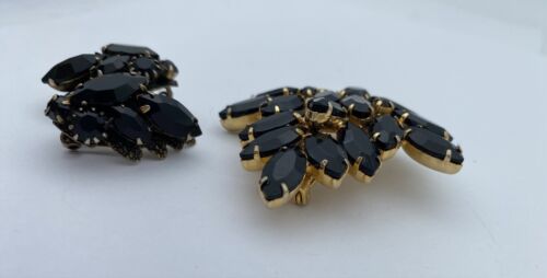 Vintage 1950s Black Marquise Rhinestone Brooch w Clip On Earrings Set, Gold Tone - Image 8