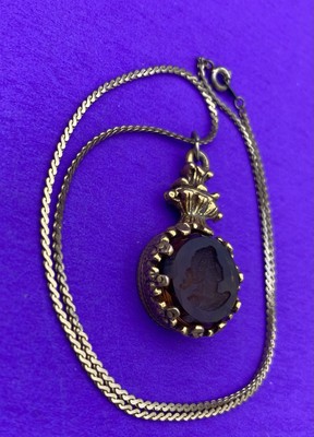Vtg Cognac Brown Glass Intaglio Cameo Pendant with Goldtone Necklace, Gorgeous - Image 3