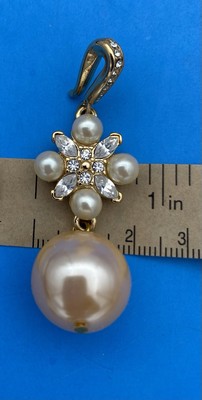Vtg Richelieu Faux Pearl Necklace w Pendant Enhancers & Earrings Set, Gold Tone - Image 12