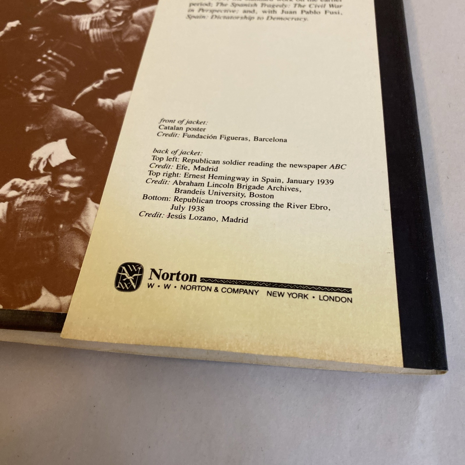 The Spanish Civil War A History in Pictures / 1st Edition 1986 - Image 11