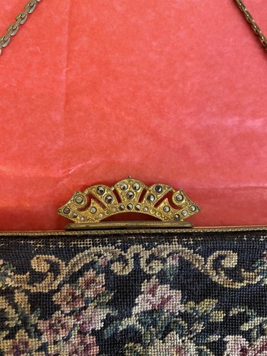 Antique 1920s Art Deco Gold Tone Frame Seed Pearls Petit Point Needlepoint Purse - Image 2