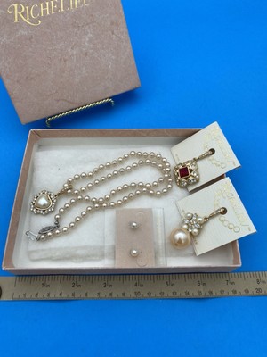 Vtg Richelieu Faux Pearl Necklace w Pendant Enhancers & Earrings Set, Gold Tone - Image 4