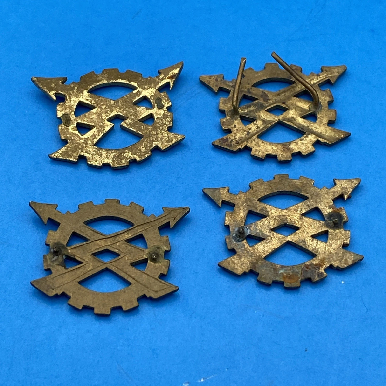 Lot of 4 Belgian Army Transmission Signals Badges Bronze Tone Parts/Study Group - Image 3