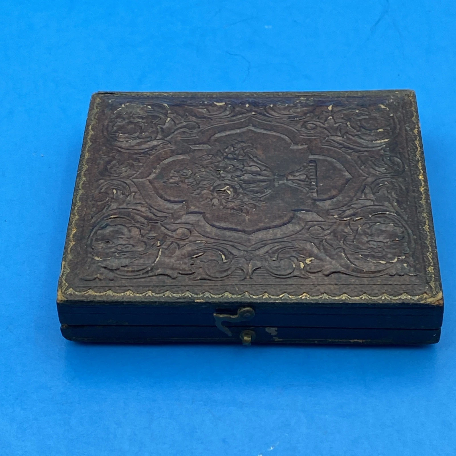 c.1857–62 Sixth-Plate Ambrotype in Embossed Leather Case, Nonpareil Mat - Image 11