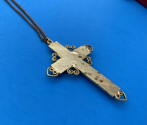 Vintage, Regal Gems, Rhinestone Gold Tone Cross Pendant Necklace, Christianity - Image 8