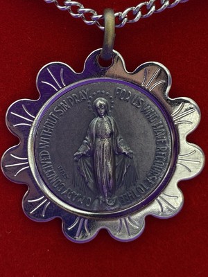 Vintage Virgin Mary Pendant Necklace, Silver-Toned Italy, Christianity, Religion - Image 2