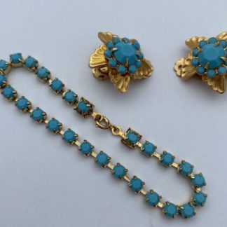 Vtg 1950’s -1960’s Blue Faux Stone Gold Toned Bracelet w/Clip On Earrings Set