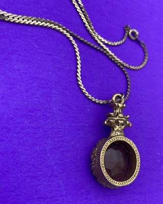 Vtg Cognac Brown Glass Intaglio Cameo Pendant with Goldtone Necklace, Gorgeous - Image 8