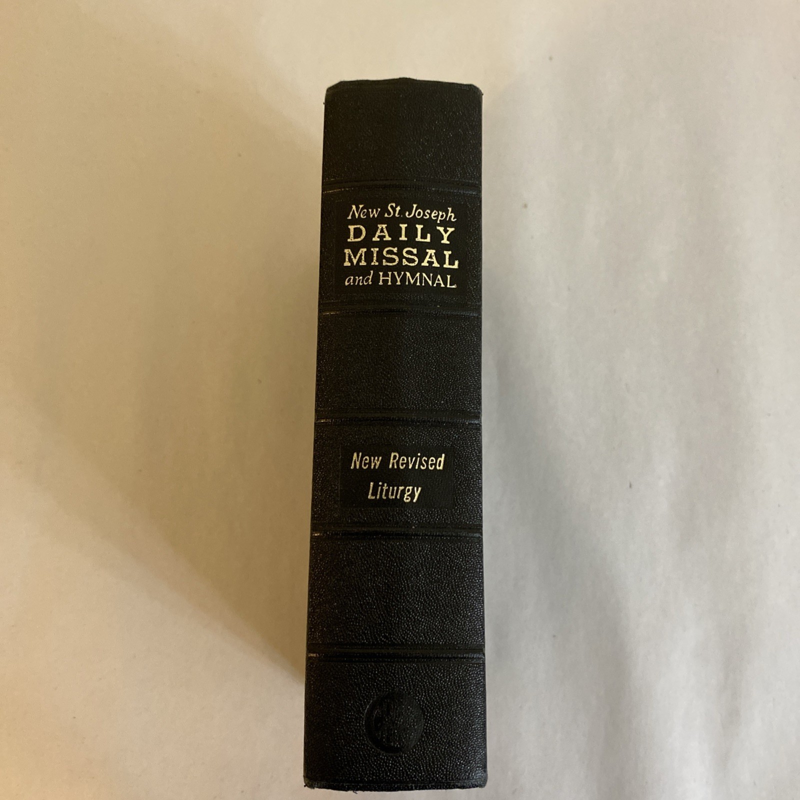 New Saint Joseph Daily Missal And Hymnal - New Revised Edition 1966 - Image 2