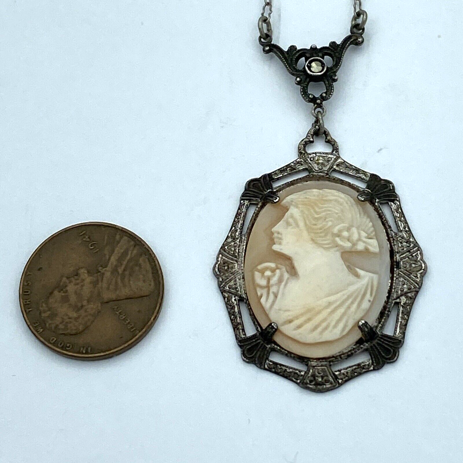Vintage Sterling Silver Cameo Pendant Left Facing With Silver Chain - Image 3